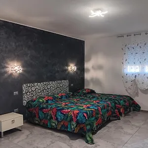 https://la-famiglia-tripla.hotelinveneto.com