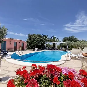https://villa-vi.catania-hotels.net
